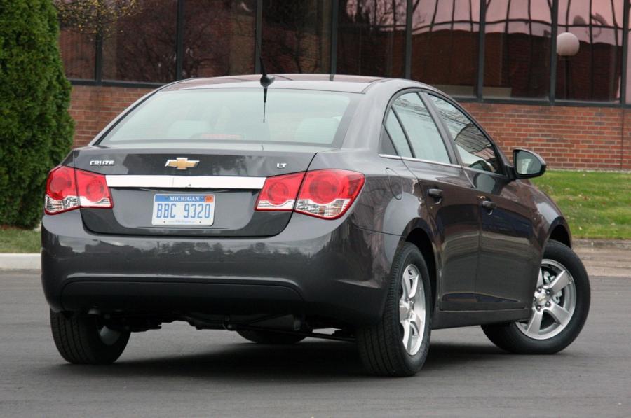  Chevrolet Cruze 1LT 2011 года  (фото 14 из 36)